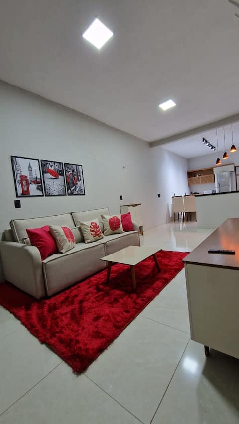 New modern 2-bedroom apartment with air conditioning, well located.