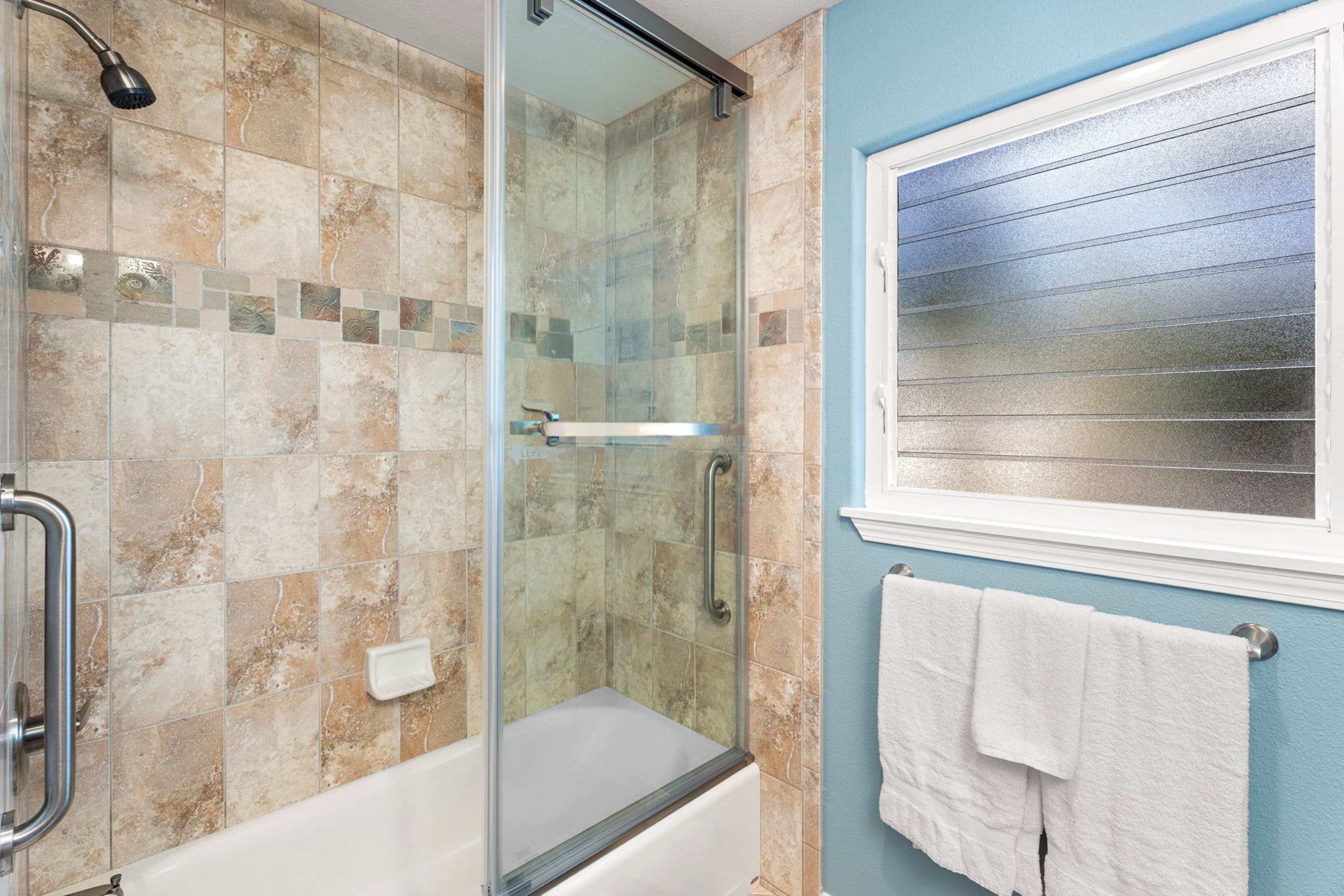 Home in Kailua-Kona · ★5.0 · 2 bedrooms · 2 beds · 2 baths - Image 21