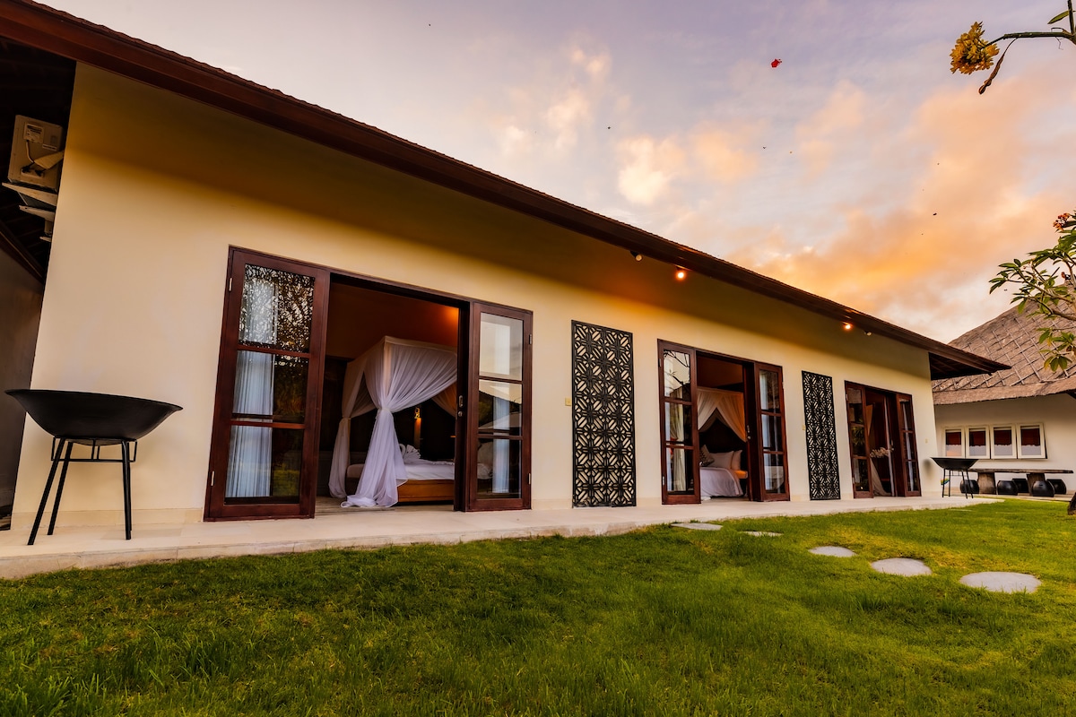 Hotel in Denpasar Selatan · 4 bedrooms · 4 beds · 4 private baths, comparabile Airbnb