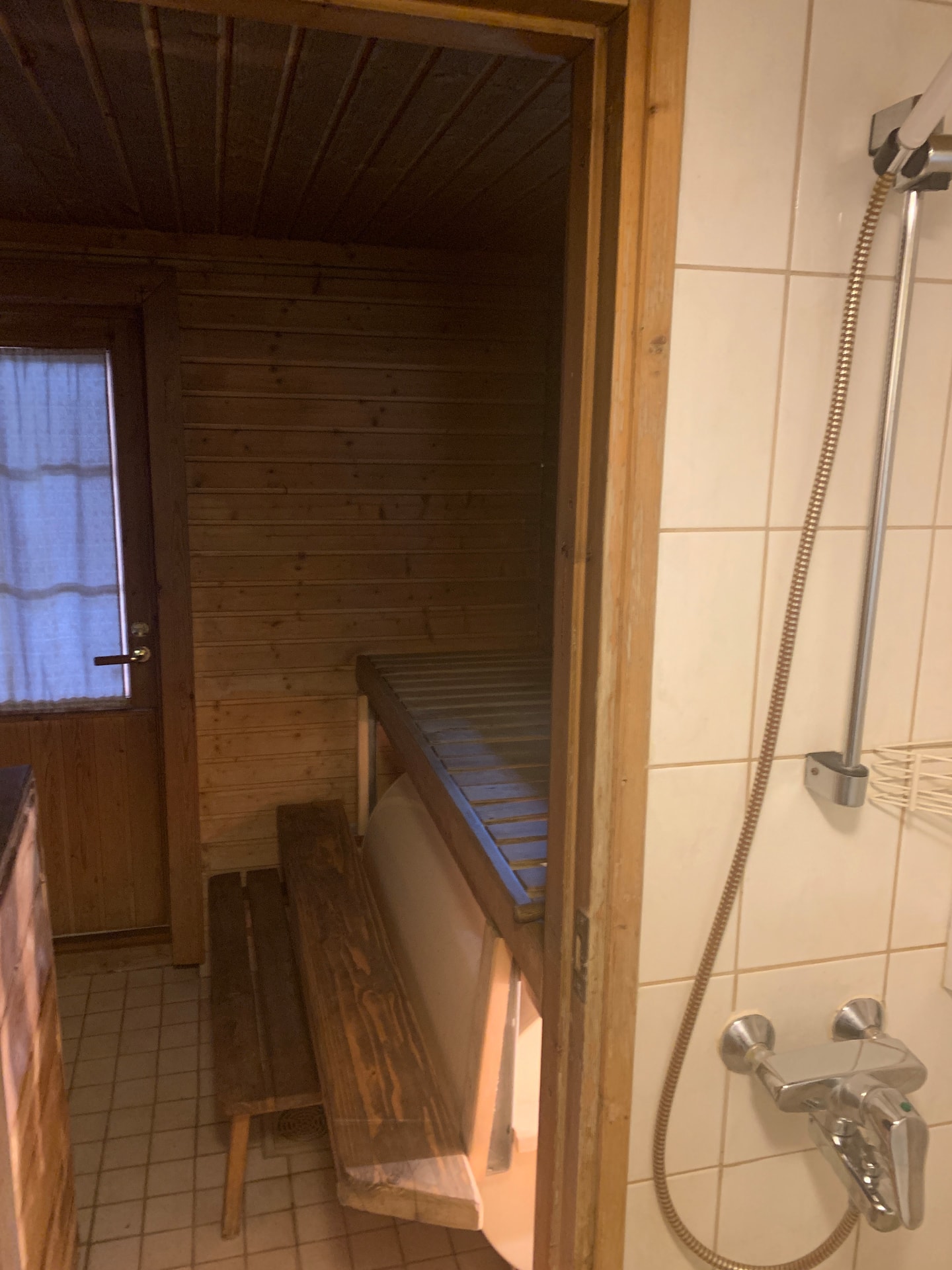 Lomahyppäys-6 Hengen Parvimökki 4