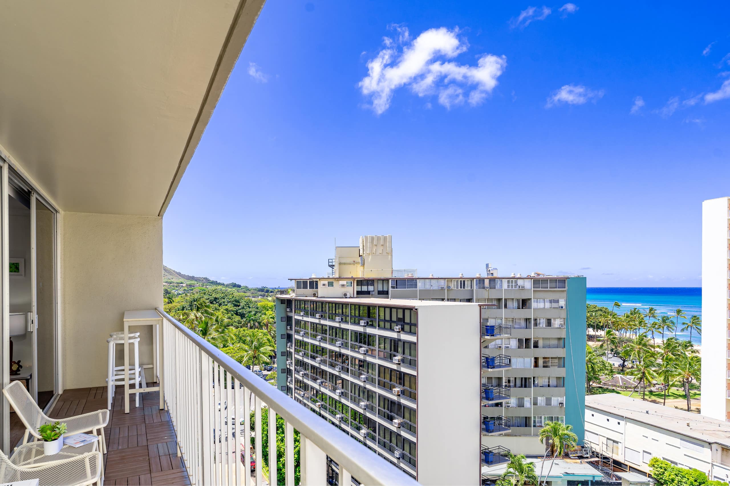 Condo in Honolulu · ★4.75 · 1 bedroom · 4 beds · 2 private baths - Image 40