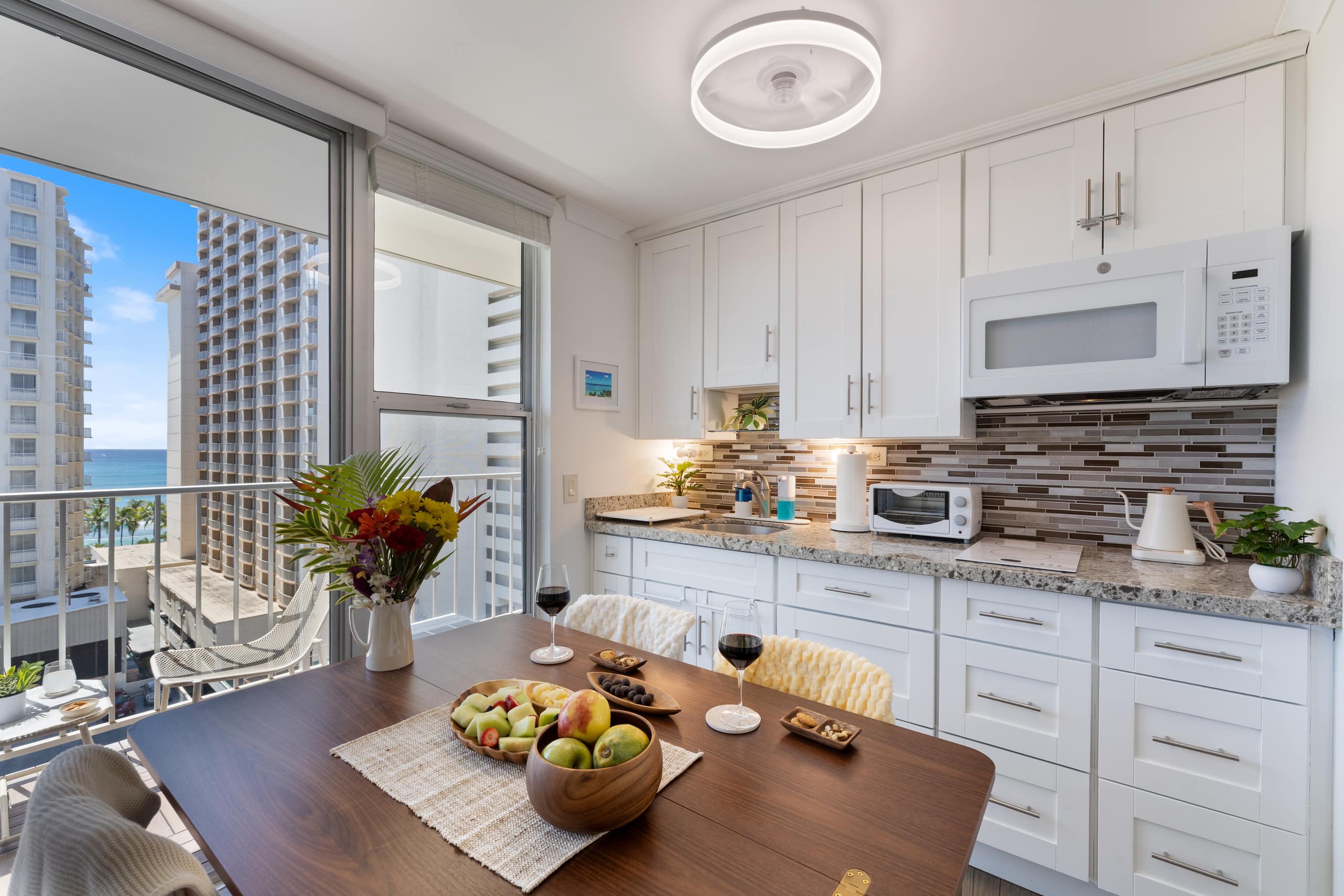 Condo in Honolulu · ★4.75 · 1 bedroom · 4 beds · 2 private baths - Image 19
