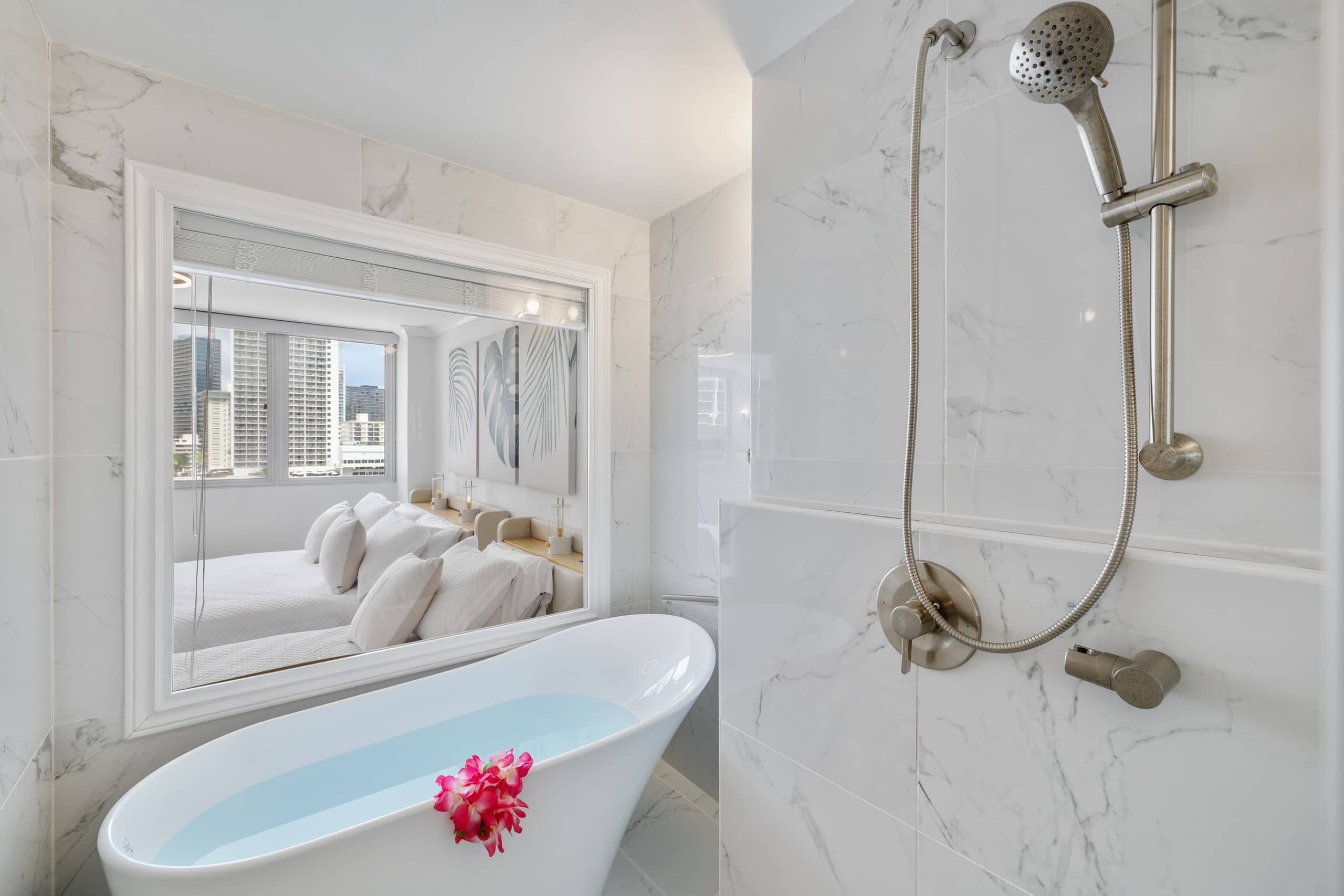 Condo in Honolulu · ★4.75 · 1 bedroom · 4 beds · 2 private baths - Image 34