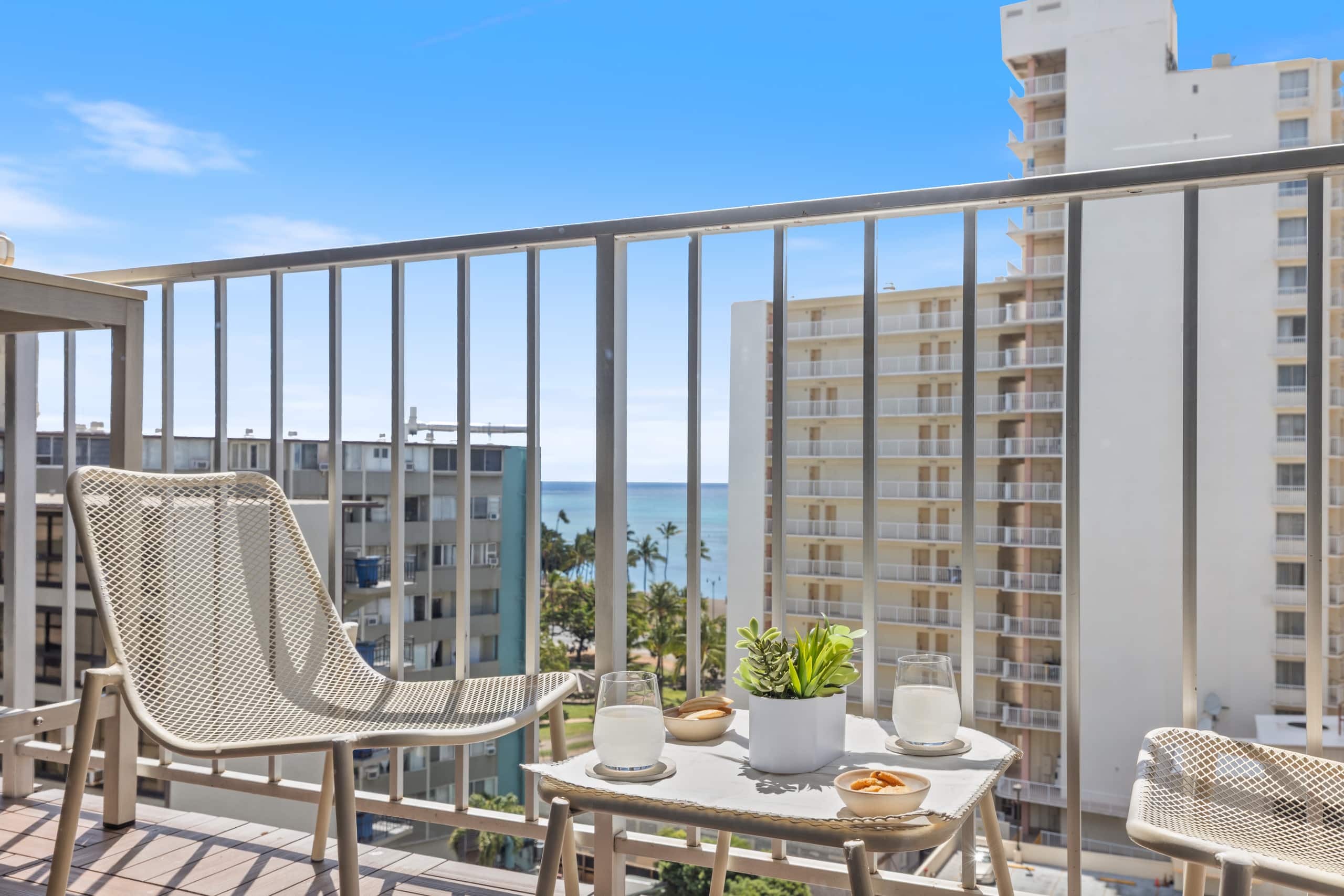 Condo in Honolulu · ★4.75 · 1 bedroom · 4 beds · 2 private baths - Image 39
