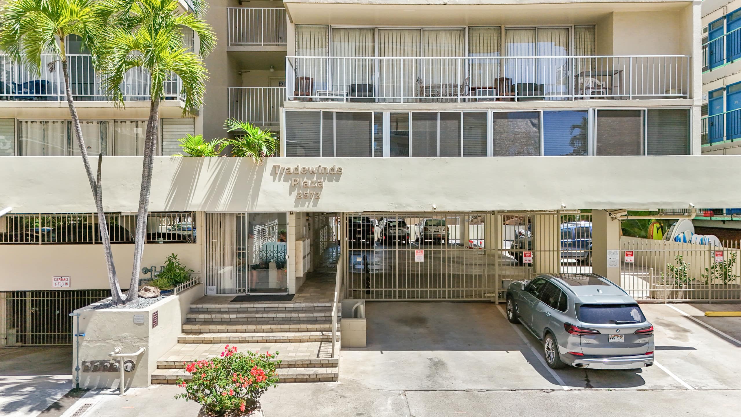 Condo in Honolulu · ★4.75 · 1 bedroom · 4 beds · 2 private baths - Image 42