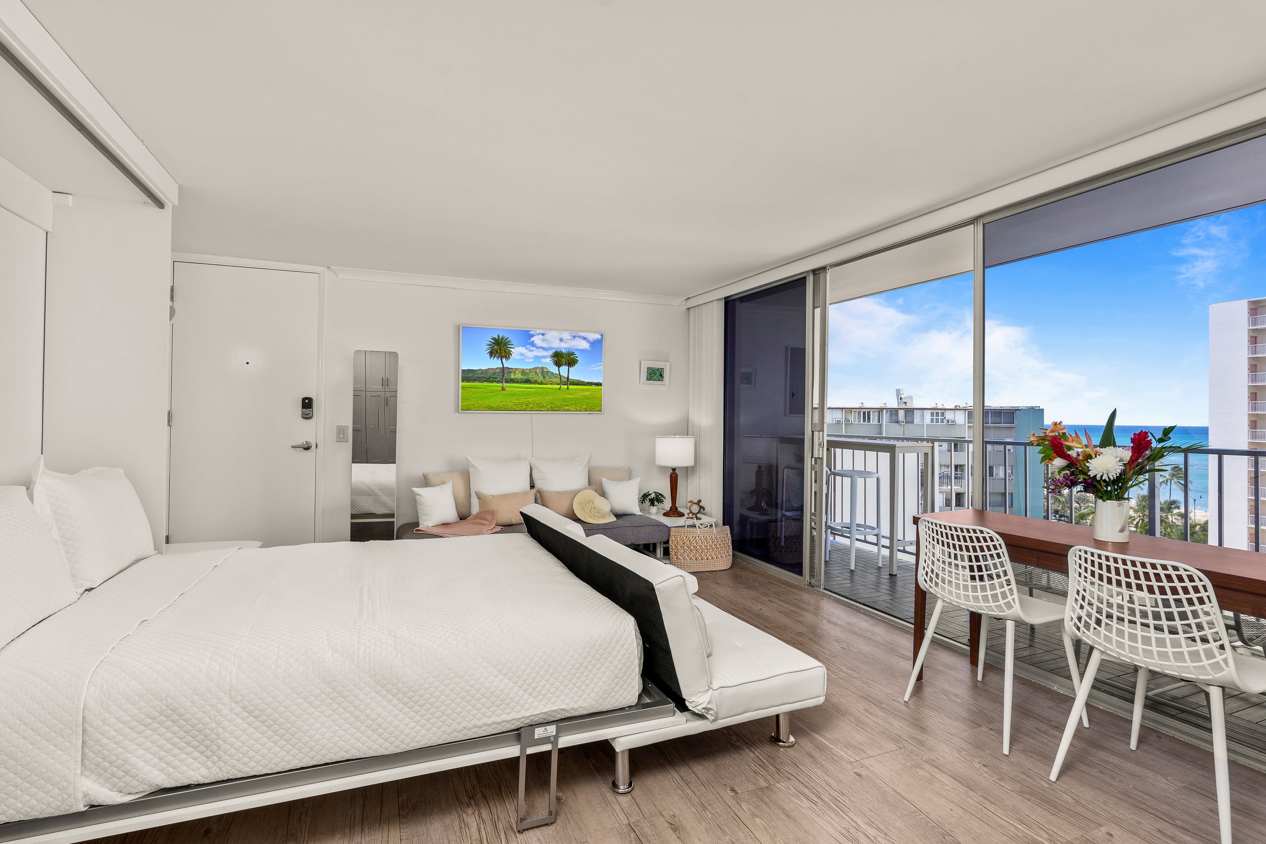 Condo in Honolulu · ★4.75 · 1 bedroom · 4 beds · 2 private baths - Image 12