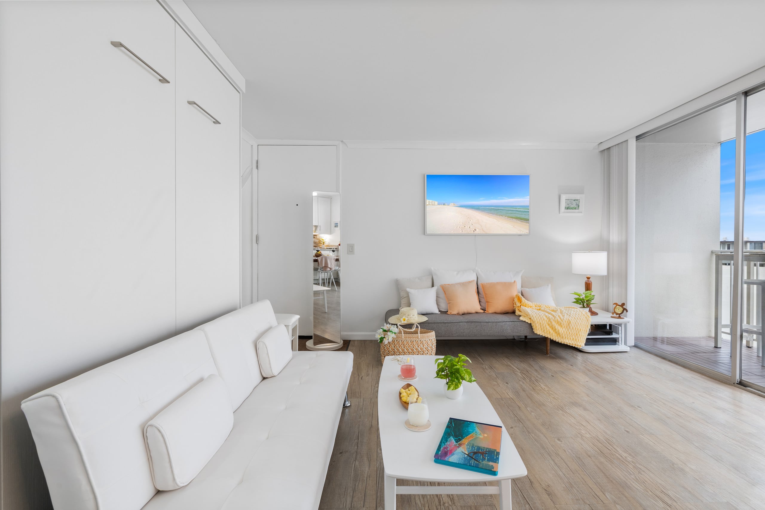 Condo in Honolulu · ★4.75 · 1 bedroom · 4 beds · 2 private baths - Image 4