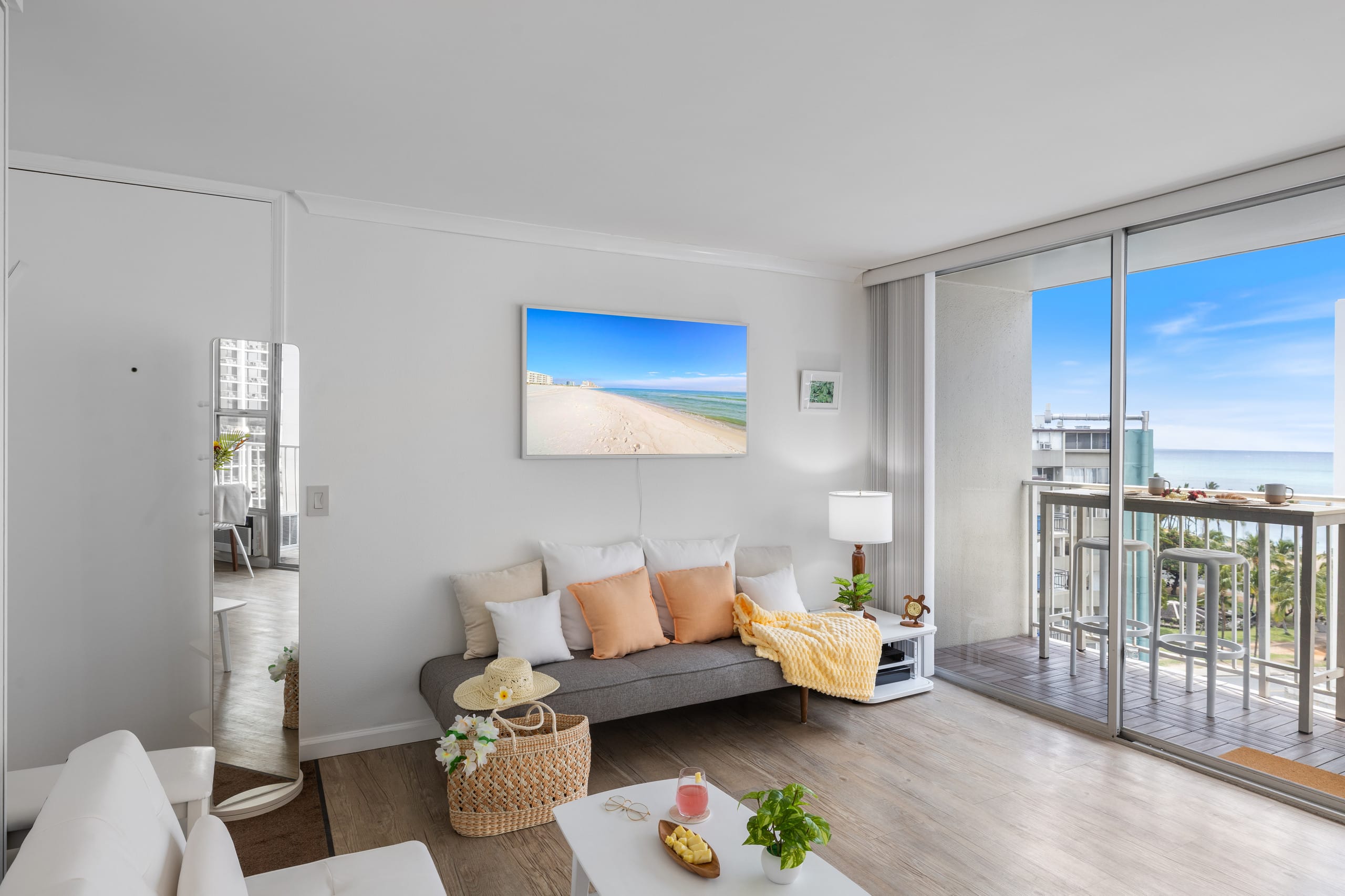 Condo in Honolulu · ★4.75 · 1 bedroom · 4 beds · 2 private baths - Image 5