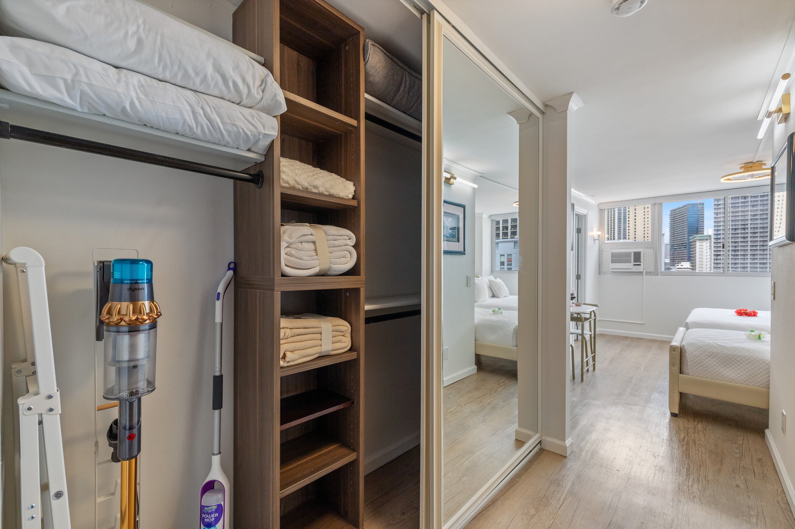 Condo in Honolulu · ★4.75 · 1 bedroom · 4 beds · 2 private baths - Image 31