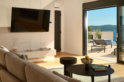 Top Airbnb: Villa Vista 4BR • Pool & View in Lokva Rogoznica