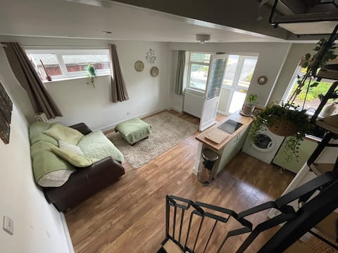 Successful Airbnb property: Small house in Skipton with lovely garden. in Skipton