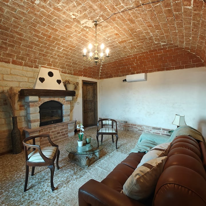 Ruché Apartment Sauna E Vasca Vintage, Con Piscina - Gabiano
