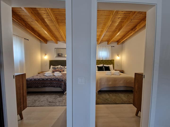 วิวห้องนอนทั้ง 2 ห้อง 