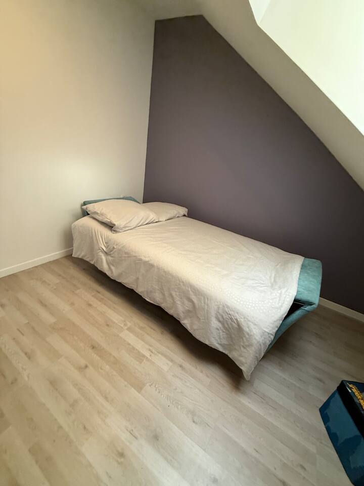 Schlafzimmer 5