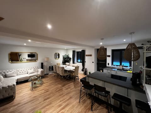 Large house for 8-10 people: Roissy CDG/Astérix/Disney.
