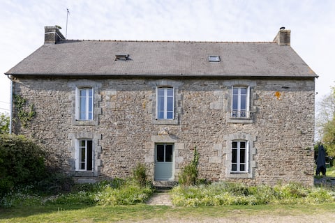 House 20 min to sea, 14 p, 5 bathrooms, 5* bedding