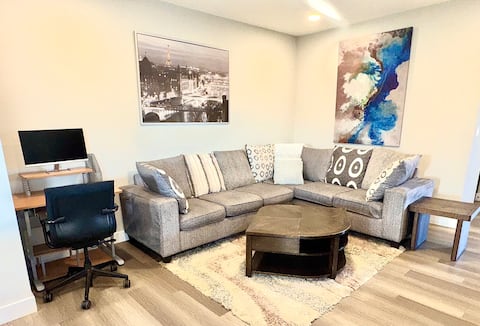 Top Airbnb: Beautiful and Cozy Get-away in Fraser