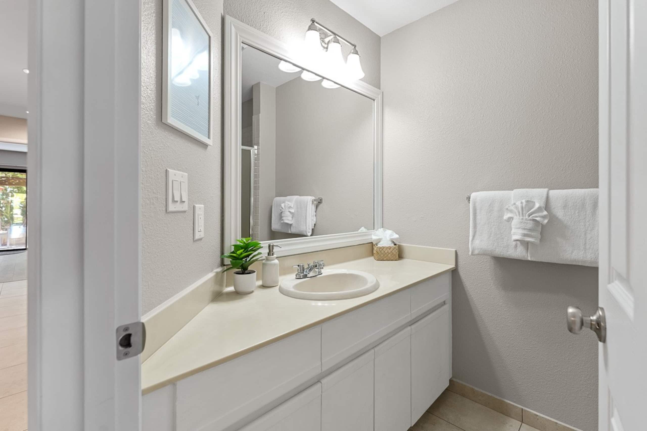 Condo in Kihei · ★4.95 · 1 bedroom · 2 beds · 2 private baths - Image 19