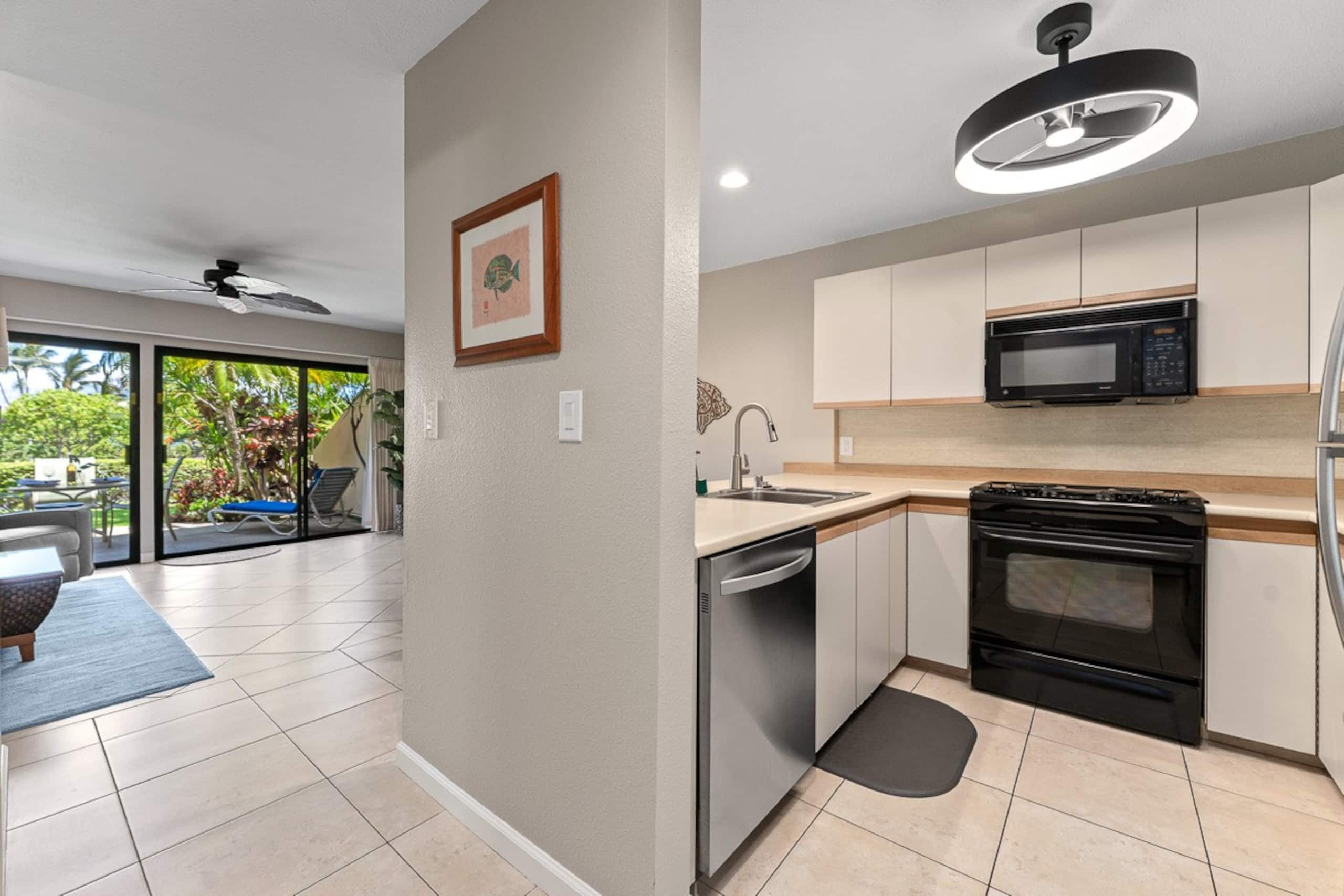 Condo in Kihei · ★4.95 · 1 bedroom · 2 beds · 2 private baths - Image 5