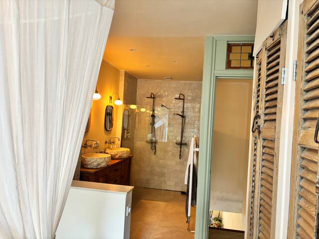 Spacious apartment Vondelpark gallery image 5