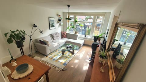 Popular Airbnb listing: Cozy apartment near Erasmuspark, Amsterdam West in Landlust