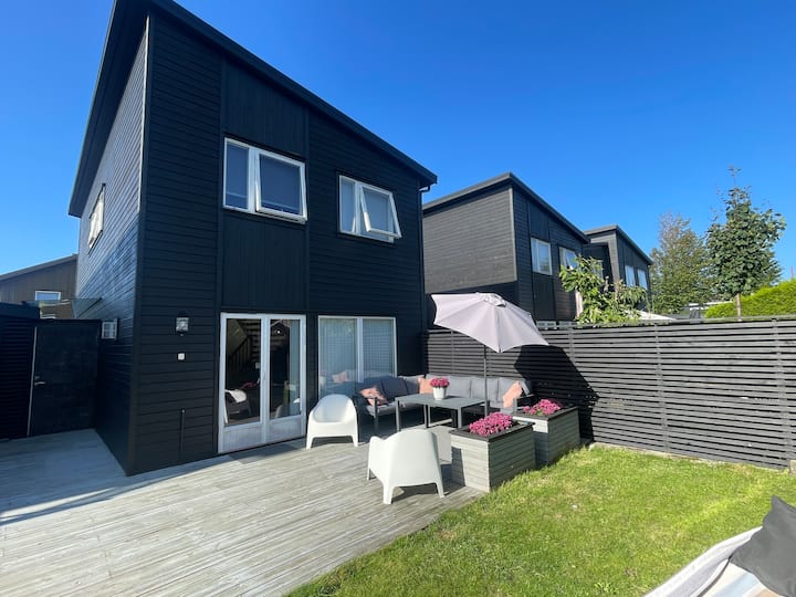 Sentrumsnært I Sandnes. Koselig Hus I Smeaheia. - Sandnes