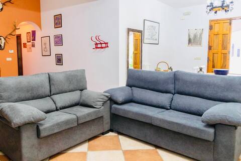 Top Airbnb: Country house with pool en Priego De Córdoba