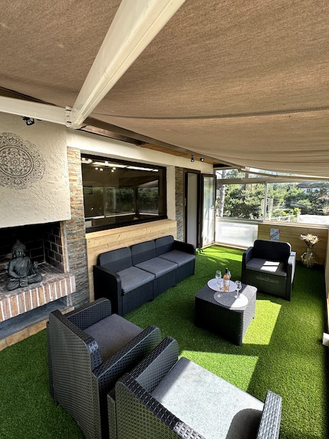 Le Mouflon, 6/8 people, pool, close to the lake, air conditioning