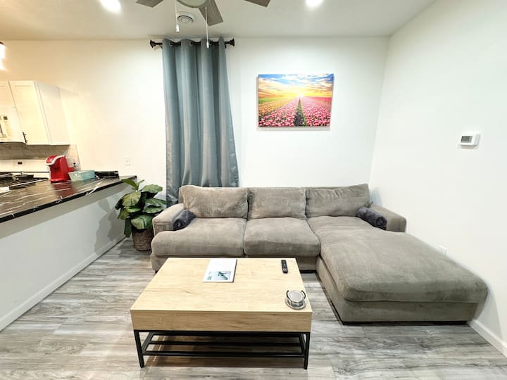 2-unit Combo/step Apart/sleeps 9 - Dubuque, IA