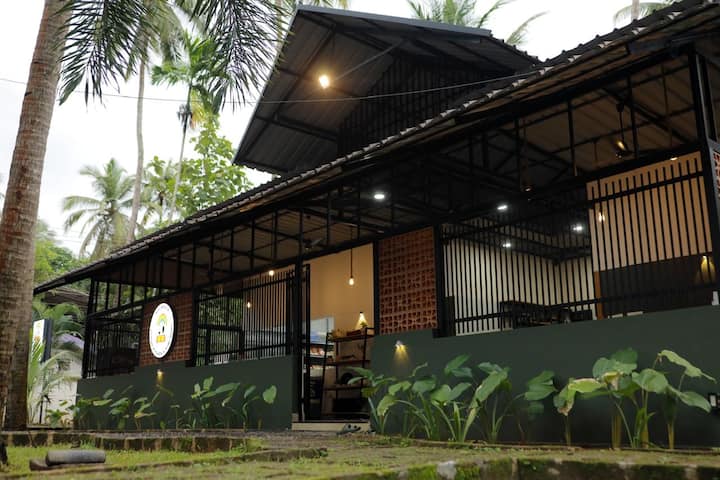 Perfect For A Relaxed Stay. - Guruvayur