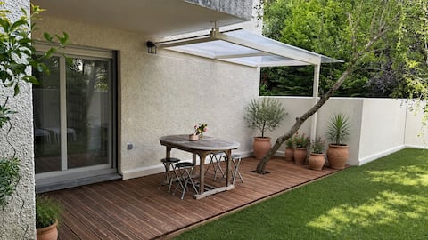 Apartment with garden and elevator