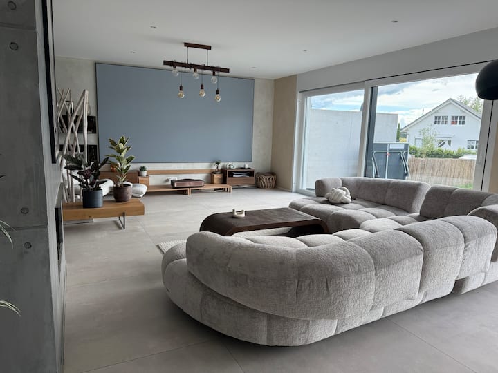 Villa Neuve De 200 M2 Ã Louer - Lausanne