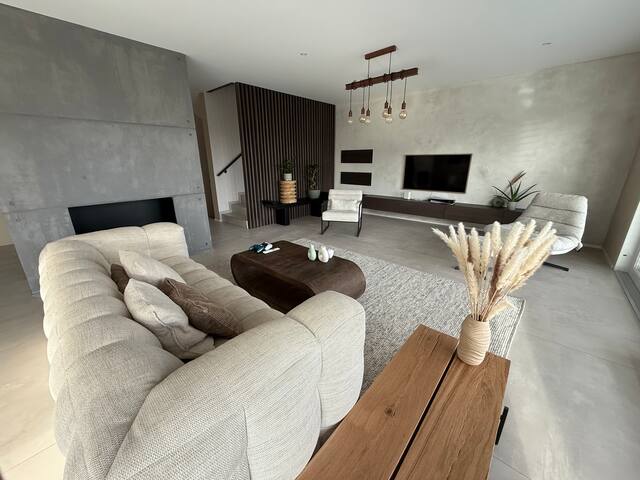 Villa neuve de 200 m2 à louer gallery image 4