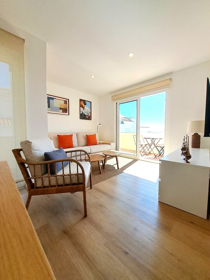 Nazaré Central Apt | Balcony | 2 Min To Beach - Nazaré