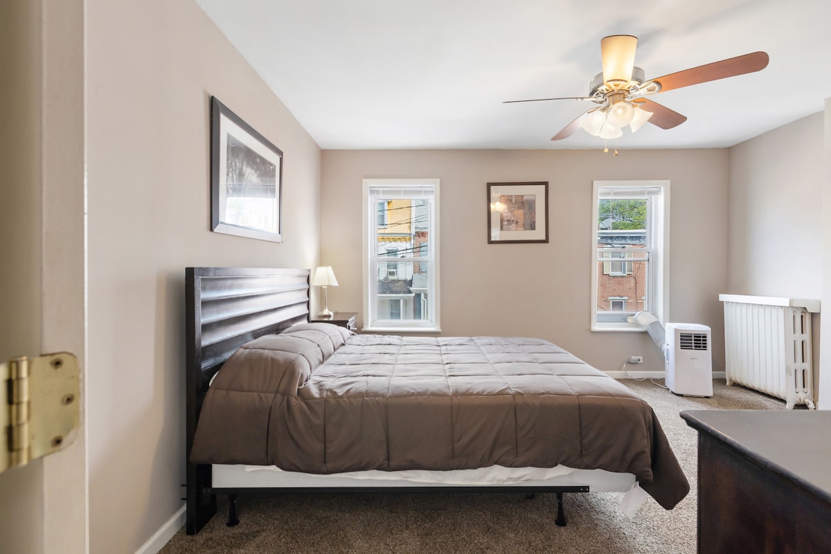 Влезете во главната спална соба