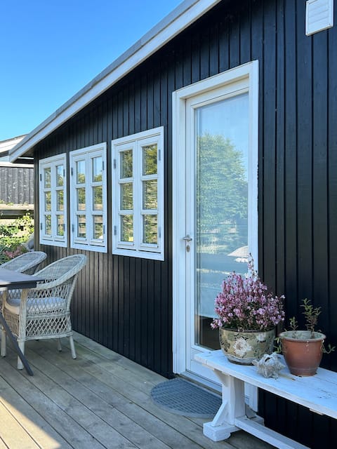 Beautiful cottage close to the beach