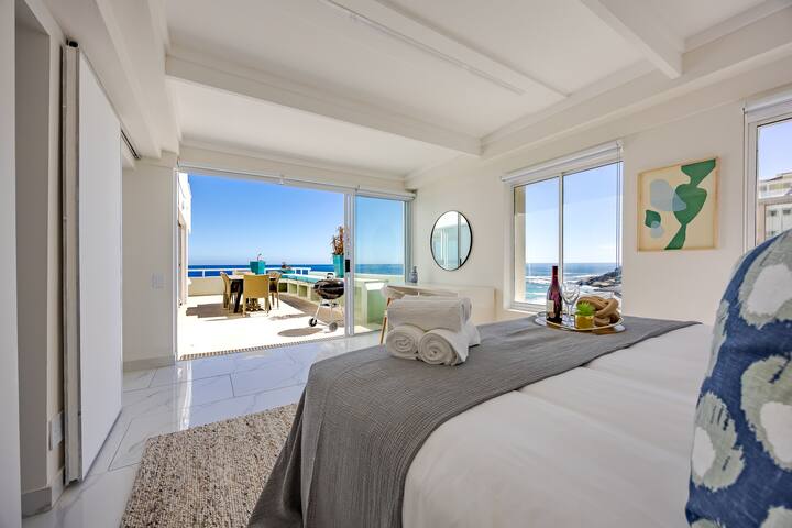 Luxurious, Private entrance Clifton 1st Beach gallery image 3