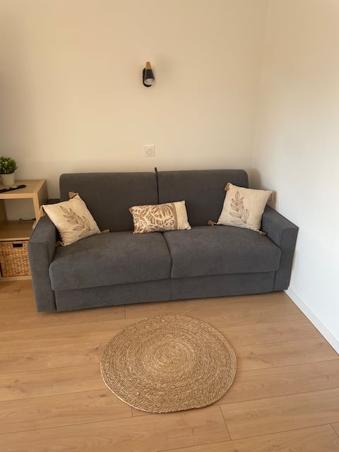 Top Airbnb: Studio with view of the Siagne canal – Beaches 5 min walk in Mandelieu La Napoule