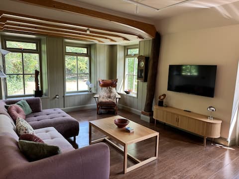 Popular Airbnb listing: De Einder in Wijk 01 Het Nieuwe Land