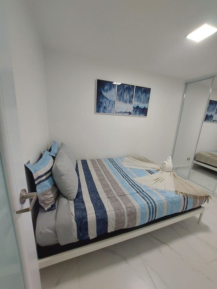 غرفة ضيوف ذات موضوع أزرق