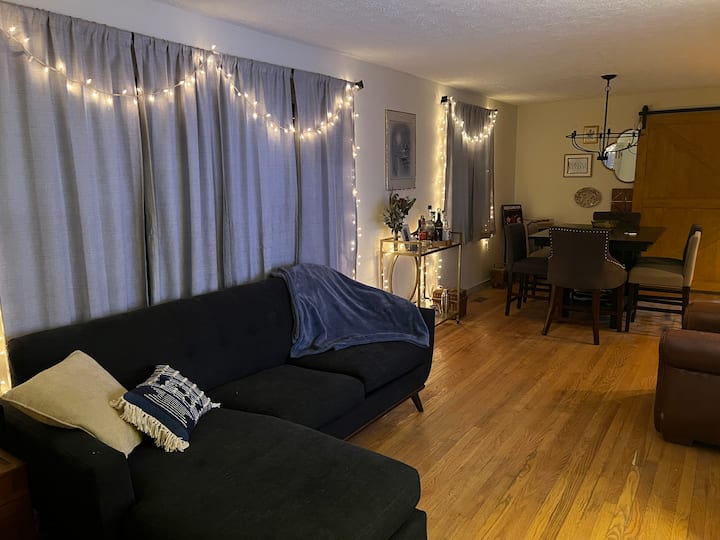 Cozy South Knox Retreat Near Ut & Downtown - Knoxville, TN