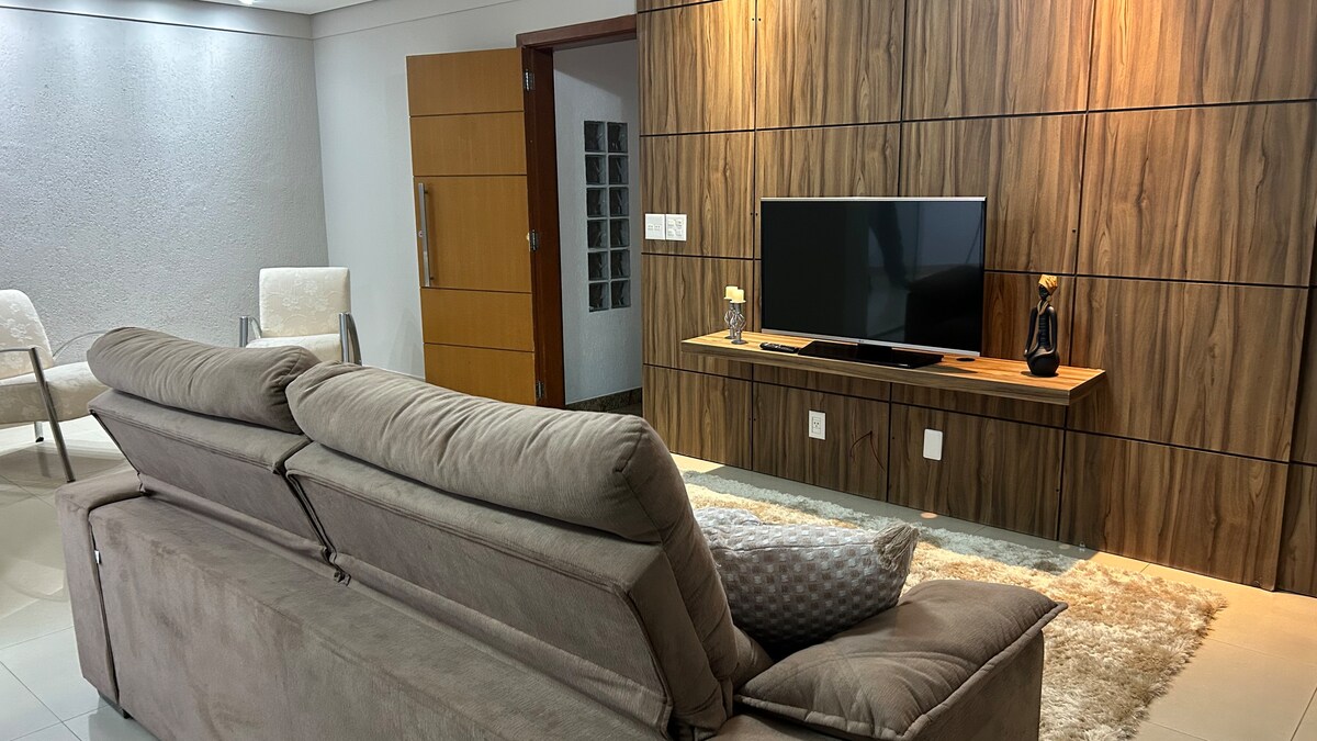 Top Airbnb: Entire house close to Expominas and Acadepol em Belo Horizonte