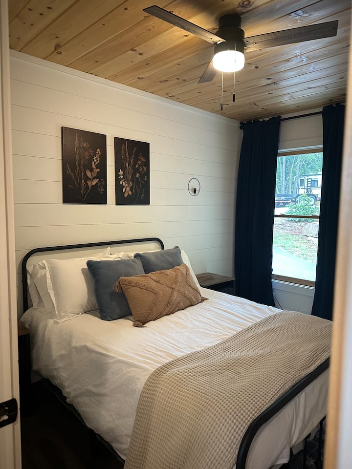 საძინებელი 1