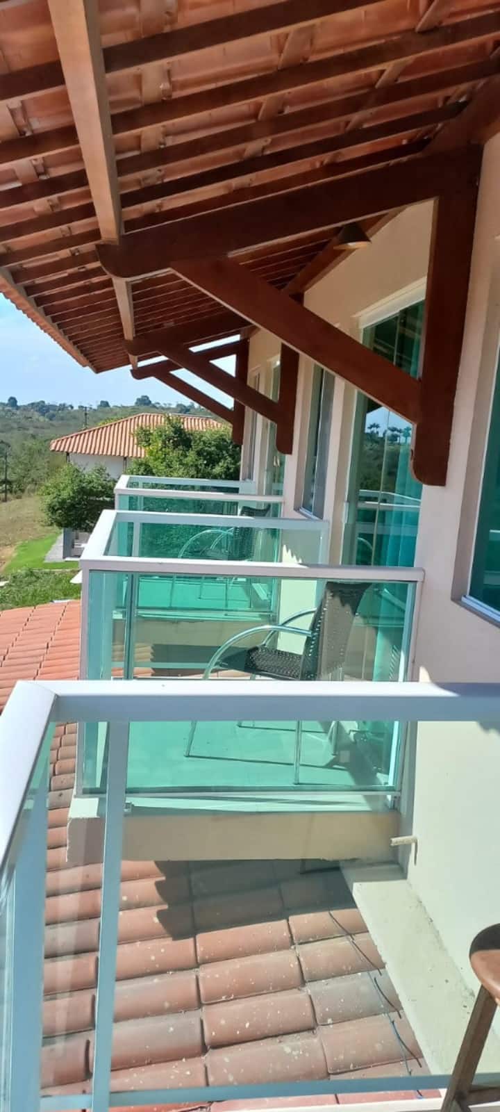 Vistas das varandas dos quartos.