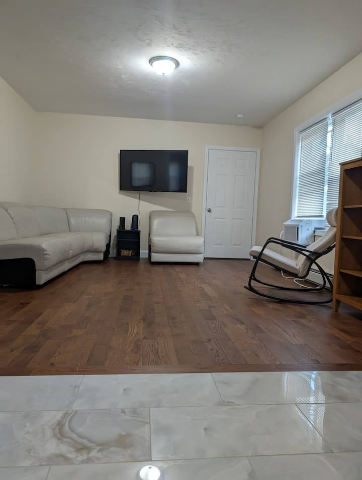 New 2 Bedroom Fenced Area Pet Friendly Downtown - Worcester, MA