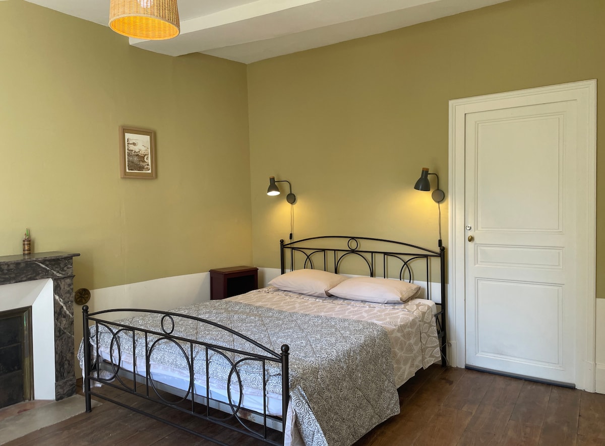 Семејна куќа – соба за „родители“