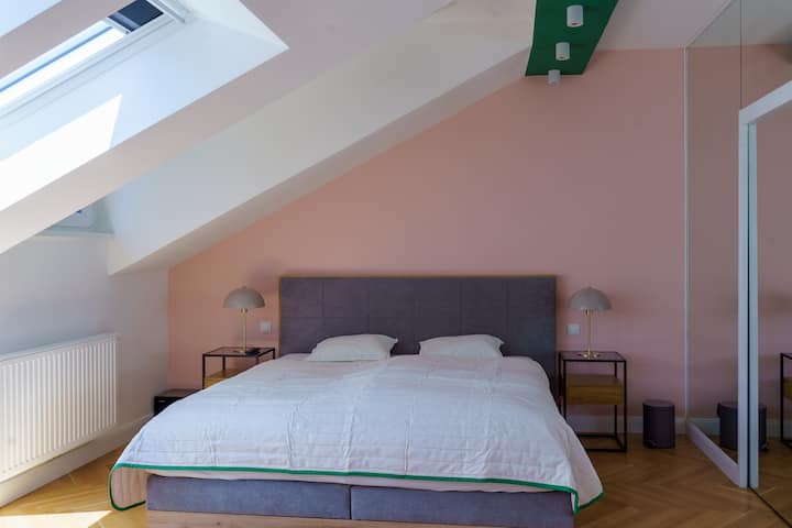 Schlafzimmer 1