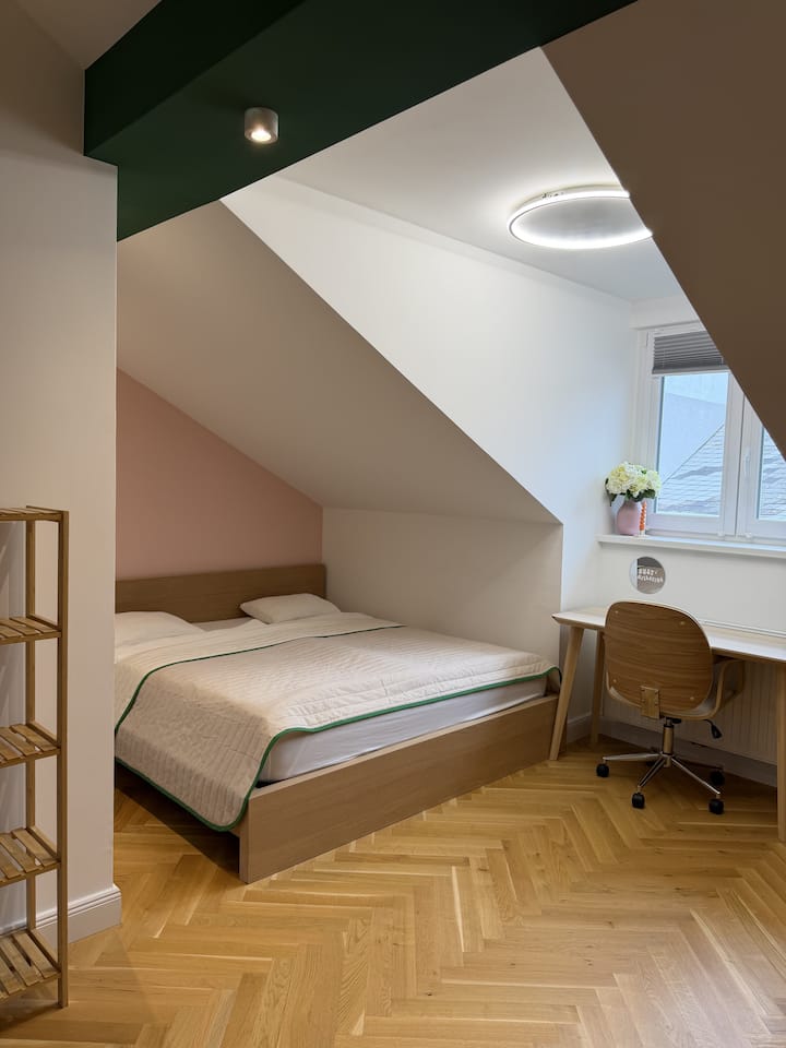 Schlafzimmer 2