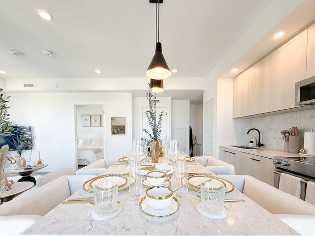 Ultra Luxury 2BR Condo Downtown TO gallery image 2