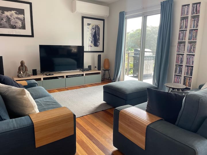 Beach House With Ocean View - Valla Beach